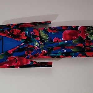 TAHARI colorful easy to wear dress. Size 8